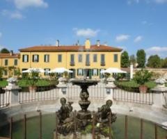 Villa con giochi d'acqua - Marry & Co.