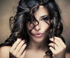 Nuova Immagine - Acconciatura da donna