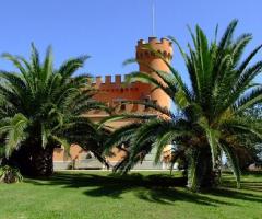 Il castello per il matrimonio immerso nel parco