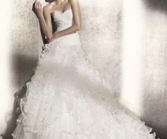 Abito da sposa senza spalline