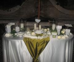 Tavolo dei confetti per il matrimonio