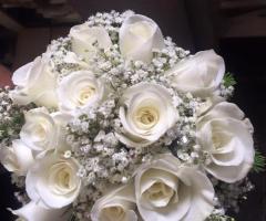 Fiorideapontirolo - Il bouquet con le rose bianche
