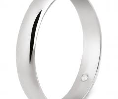 Fede classica in oro bianco con diamante
