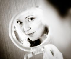 Fotografia della sposa allo specchio