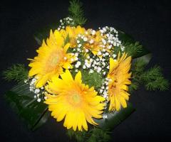 Centrotavola gerbere e gipsofila