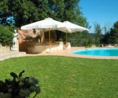 Buffet di nozze a bordo piscina