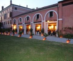 Matrimonio in villa di sera