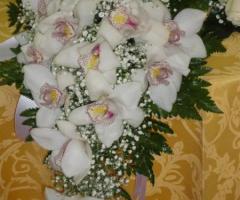 Vivaio Ferrante - Bouquet per la sposa di orchidee bianche