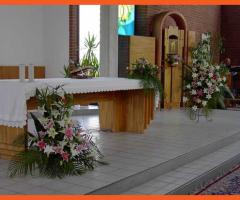 Addobbo chiesa con lilium by Fiorista Oriano Pezzini