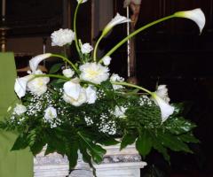 Decorazione floreale con calle e peonie - Rose e Fiori