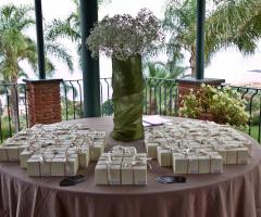 Il tavolo delle bomboniere