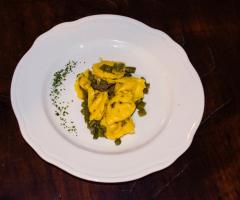 Sapori di Carpi - Tortelli ricotta mortadella tartufo e asparagi