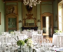 Mise en place bianca per le nozze