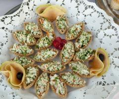Barchette con pesce per il pranzo di nozze