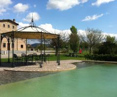 La piscina dell'agriturismo