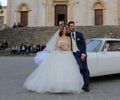 Luca Marchetti Foto - Gli sposi davanti la chiesa