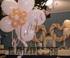 Palloncini a fiore e cuori per gli sposi