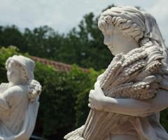 Statue all'interno del giardino