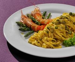 bavette agli asparagi verdi e mazzancolle