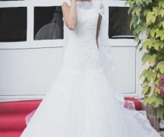 Farina spose - Pizzo sirena e ricami tulle