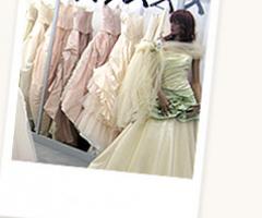 L'ampia scelta di modelli di abiti da sposa dell'atelier