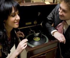 Mia & Rice al grammofono