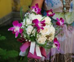 Bouquet da sposa con rose e orchidee - Fiori Bertola