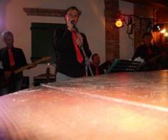 live alla corte dei tini - 10hp partyliveband