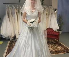 L'Atelier della sposa Creazioni Laura - Abito da sposa modello Diana