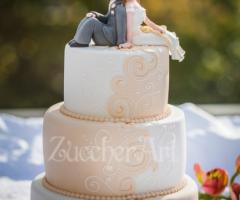 Torta di matrimonio con sposi