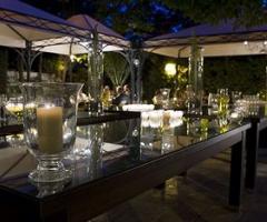 Elegante allestimento del ricevimento serale a Villa Esperia