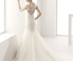Abito da sposa dallo stile a sirena con schiena ricamata