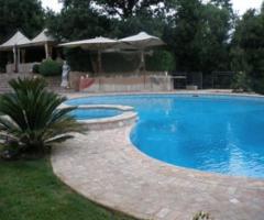 Allestimento buffet di matrimonio all\'aperto