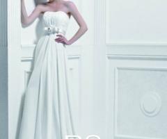 Vestito da sposa con fiocco sotto il seno