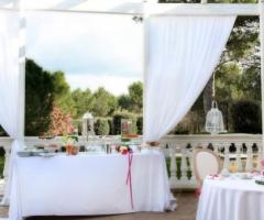 Alma Resort - Allestimento del tavoli per il matrimonio