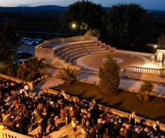 Hotel Colle Acre: ricevimento di nozze all'aperto a Palazzolo Acreide (Siracusa)