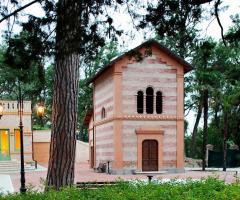 La Cappella accanto alla Villa