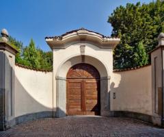 Villa Giani - Il portone di ingresso