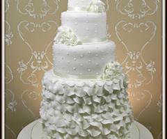 Dolci Desideri - Torta nuziale con petali di rosa