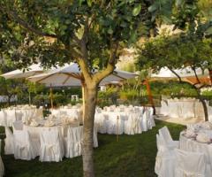 Ricevimento di matrimonio in giardino