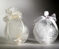 Sfere di palloncini come decorazione del matrimonio