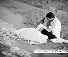 Foto in bianco e nero degli sposi