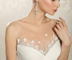 Abito da sposa con corpetto intrecciato e decori in pizzo trasparenti - Collezione Zaffiro Z11