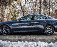 Aelle - La linea inconfondibile dell'Alfa Romeo Giulia Veloce