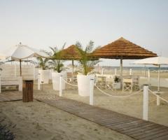 Ricevimento di nozze sulla spiaggia