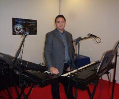 Toni & Angela - Toni in fiera