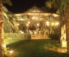 Gazebo per un matrimonio serale da favola - Astoria Palace Ricevimenti