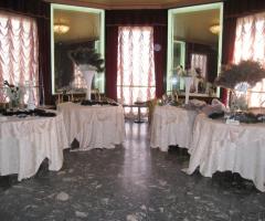 Allestimento matrimonio con piume