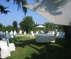 Allestimento per ricevimento di matrimonio in giardino