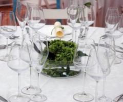 Eleganza essenziale per il ricevimento di matrimonio